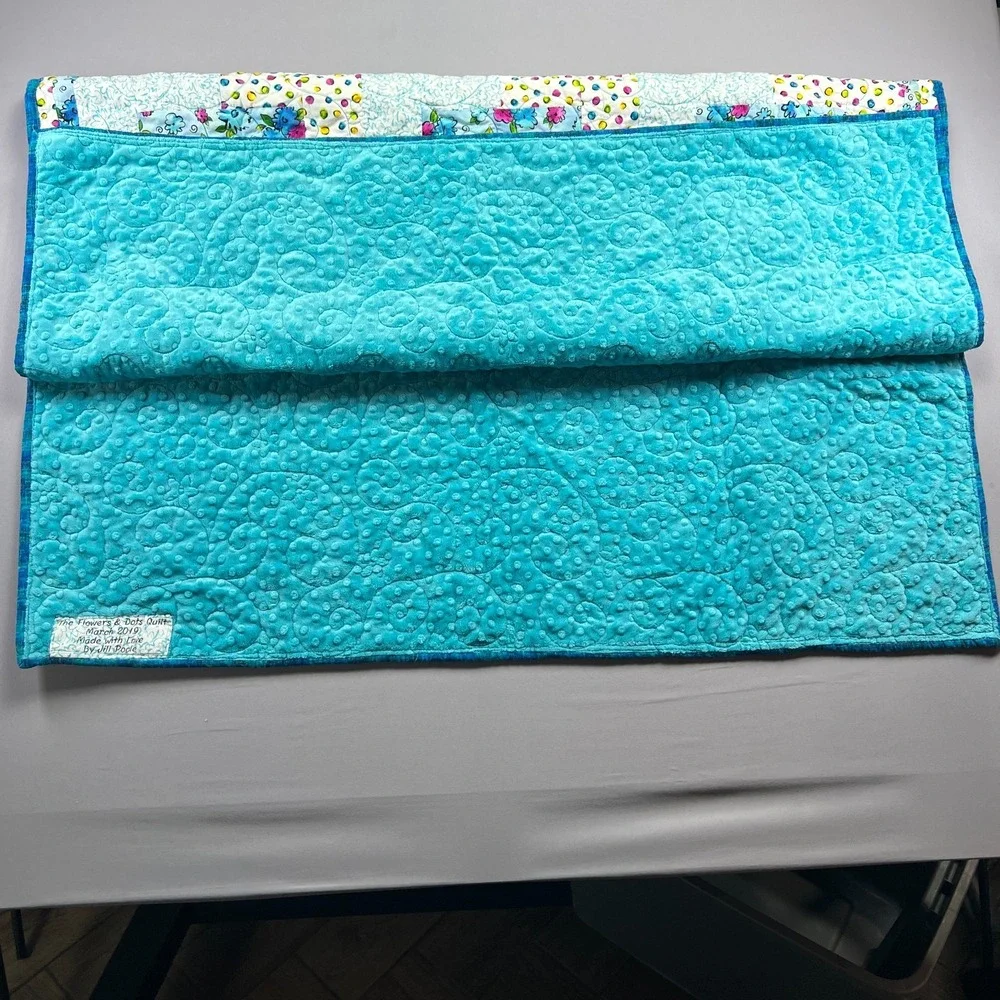 By Jill Poole The Flowers & Dots Quilt Blanket Multi Cuddle Backing (43